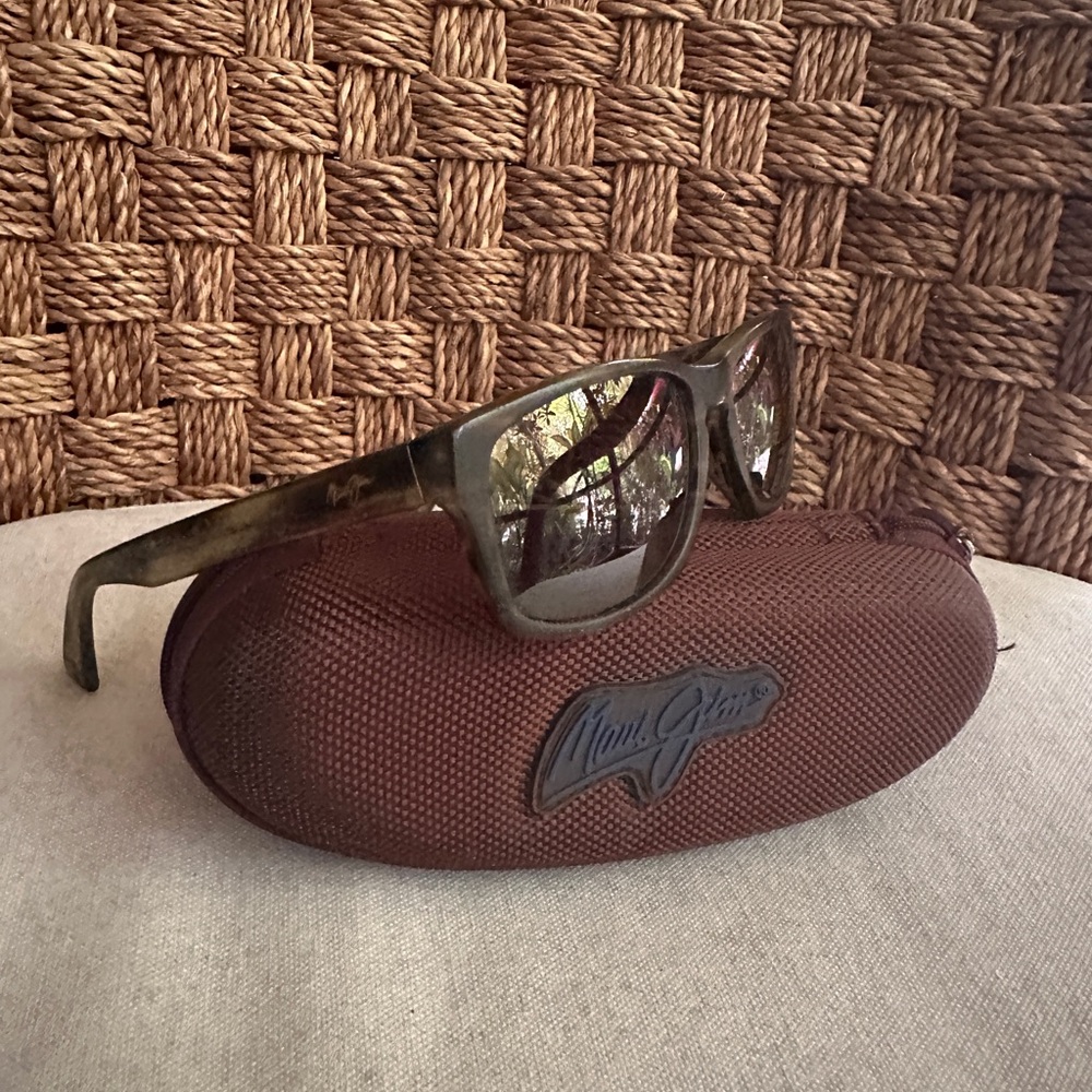 Maui Jim Sunglasses and Case USED with scratches on frame AND lenses